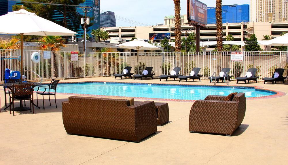 Howard Johnson By Wyndham Las Vegas Near The Strip Kültér fotó